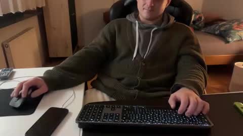 Snapshot of feniopl1 chatting on February 24, 2026, 9:57 pm Bart online show from February 24, 2026, 9:57 pm