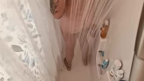 Snapshot of fenrir226453 chatting on October 9, 2025, 11:52 am fenrir226453 online show from October 9, 2025, 11:52 am