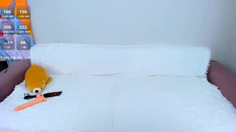 Snapshot of feral__berry__ chatting on December 2, 2024, 11:23 am Regi online show from December 2, 2024, 11:23 am