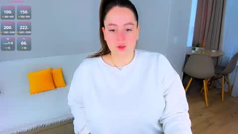 Snapshot of feral__berry__ chatting on November 17, 2025, 7:58 am Regi online show from November 17, 2025, 7:58 am