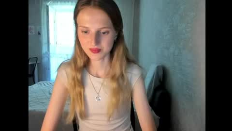 Snapshot of feralberry_dina chatting on July 4, 2026, 10:21 am Dana online show from July 4, 2026, 10:21 am