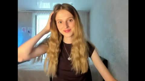 Snapshot of feralberry_dina chatting on July 20, 2026, 11:56 am Dana online show from July 20, 2026, 11:56 am