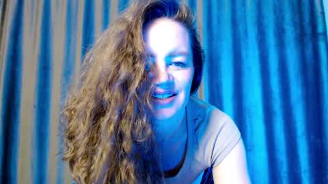 fern_lust online show from May 8, 2026, 2:44 pm