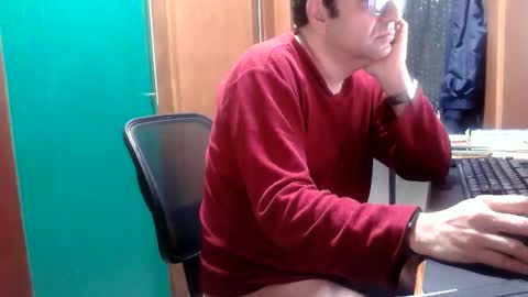 Snapshot of fernandoreutergrant chatting on October 15, 2025, 11:21 am fernandoreutergrant online show from October 15, 2025, 11:21 am