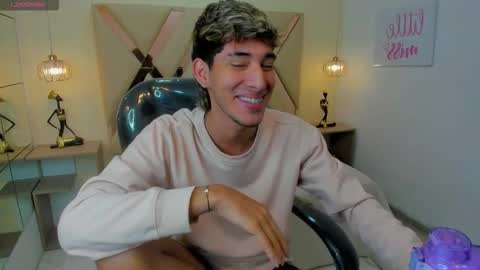 FER PHOENIX online show from November 21, 2025, 3:49 am