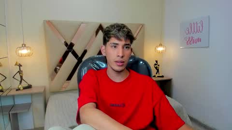 Snapshot of ferphoenix_ chatting on December 23, 2025, 4:32 am FER PHOENIX online show from December 23, 2025, 4:32 am