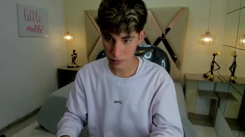 Snapshot of ferphoenix_ chatting on January 17, 2026, 3:11 am FER PHOENIX online show from January 17, 2026, 3:11 am