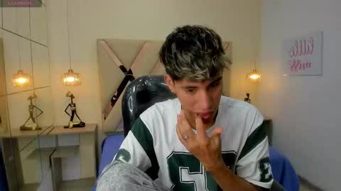 Snapshot of ferphoenix_ chatting on February 25, 2026, 4:33 am FER PHOENIX online show from February 25, 2026, 4:33 am