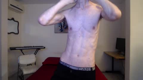 Snapshot of feuerfree chatting on March 9, 2025, 5:33 am FeuerHeat online show from March 9, 2025, 5:33 am