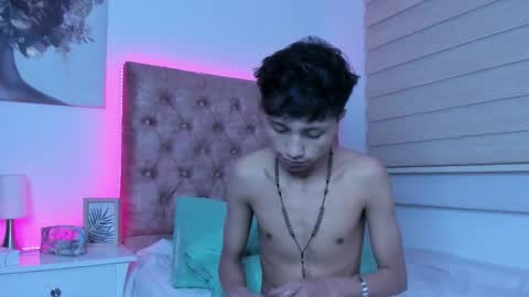 Snapshot of fevice_fabinlm chatting on February 4, 2026, 12:16 am Fevice FabinLm online show from February 4, 2026, 12:16 am