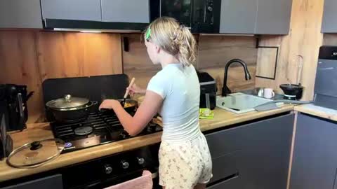 Eva online show from June 23, 2026, 9:40 am
