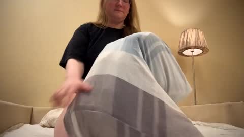 Snapshot of fiechenh chatting on December 20, 2024, 3:31 pm Sophie online show from December 20, 2024, 3:31 pm