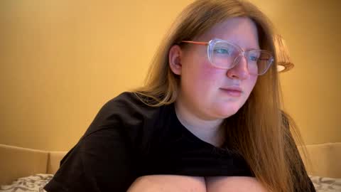 Snapshot of fiechenh chatting on March 5, 2025, 8:32 pm Sophie online show from March 5, 2025, 8:32 pm