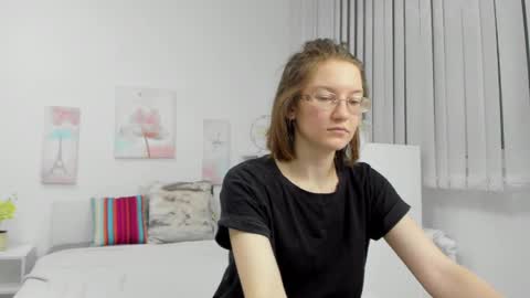 Snapshot of fiery__mary chatting on February 17, 2025, 1:25 am Mary online show from February 17, 2025, 1:25 am