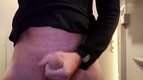 fifi010203 online show from October 28, 2025, 12:03 am