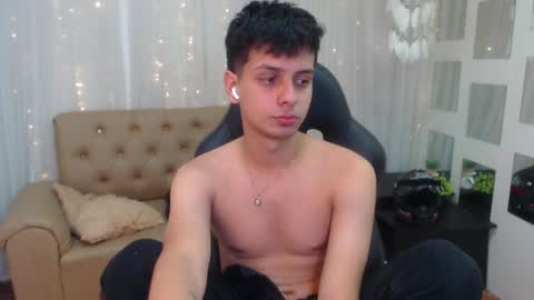 Snapshot of filipdaviex chatting on December 17, 2024, 4:53 pm Filip David online show from December 17, 2024, 4:53 pm