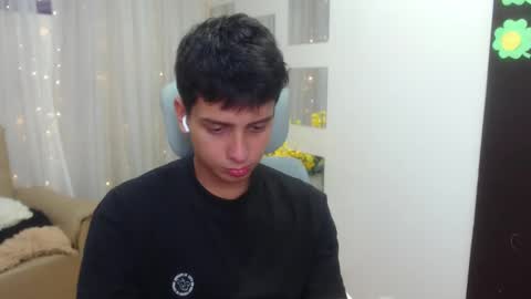 Snapshot of filipdaviex chatting on February 28, 2025, 3:37 pm Filip David online show from February 28, 2025, 3:37 pm