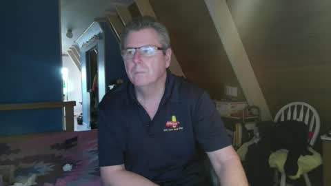 Snapshot of finderfiner chatting on December 19, 2025, 9:55 pm finderfiner online show from December 19, 2025, 9:55 pm