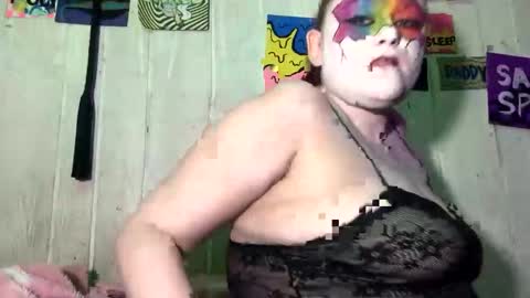 Snapshot of findommefoxi chatting on December 15, 2024, 5:13 am findommefoxi online show from December 15, 2024, 5:13 am