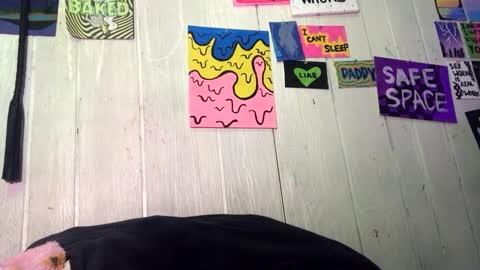 Snapshot of findommefoxi chatting on December 15, 2024, 11:23 am findommefoxi online show from December 15, 2024, 11:23 am