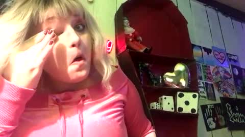 Snapshot of findommefoxi chatting on January 15, 2025, 2:27 am findommefoxi online show from January 15, 2025, 2:27 am