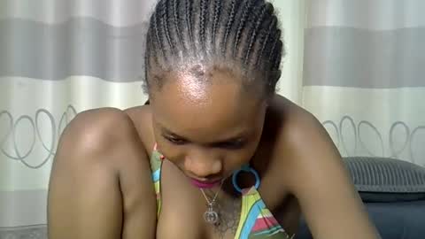 Snapshot of fine_queen12 chatting on December 12, 2024, 6:03 am fine_queen12 online show from December 12, 2024, 6:03 am