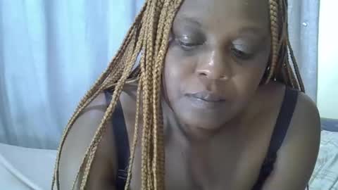 Snapshot of fineassrae chatting on October 22, 2025, 10:20 pm fineassrae online show from October 22, 2025, 10:20 pm