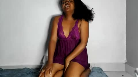 fiona_00 online show from June 7, 2026, 2:59 am