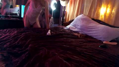 J online show from March 21, 2026, 9:47 am