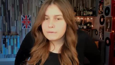 fiora online show from November 28, 2025, 1:25 pm