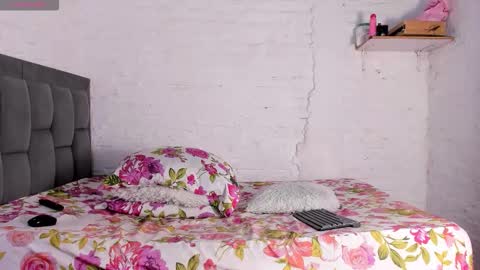 Snapshot of fire_lovex chatting on January 16, 2026, 12:20 pm fire lovex online show from January 16, 2026, 12:20 pm