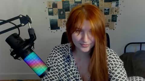 Snapshot of first_instinct chatting on March 17, 2026, 12:30 pm first_instinct online show from March 17, 2026, 12:30 pm