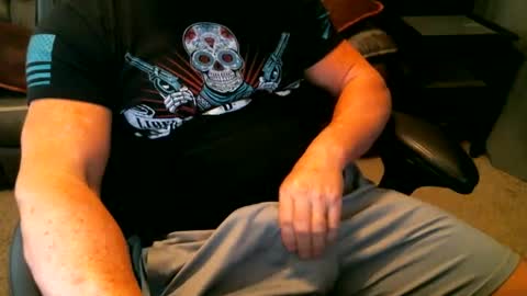Snapshot of fitguy40 chatting on January 27, 2025, 8:17 pm fitguy40 online show from January 27, 2025, 8:17 pm