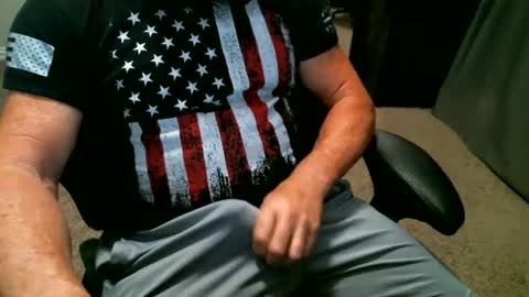 Snapshot of fitguy40 chatting on September 28, 2025, 3:23 am fitguy40 online show from September 28, 2025, 3:23 am