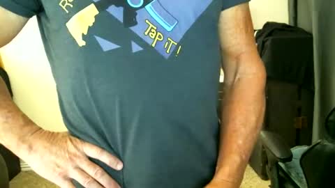 fitguy40 online show from November 13, 2025, 7:57 pm