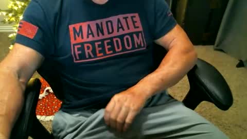 Snapshot of fitguy40 chatting on December 18, 2025, 3:56 am fitguy40 online show from December 18, 2025, 3:56 am