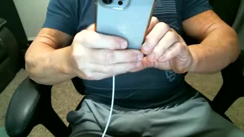 Snapshot of fitguy40 chatting on January 9, 2026, 10:22 pm fitguy40 online show from January 9, 2026, 10:22 pm