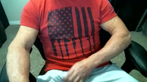 Snapshot of fitguy40 chatting on January 16, 2026, 10:58 pm fitguy40 online show from January 16, 2026, 10:58 pm