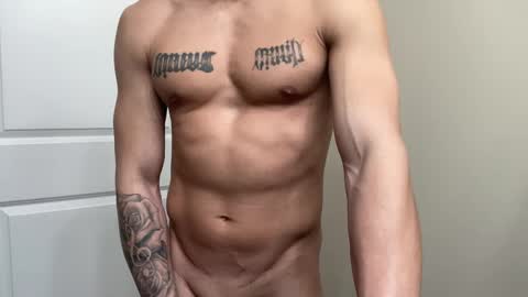 Snapshot of fithornyandtatted chatting on January 20, 2025, 9:53 pm fithornyandtatted online show from January 20, 2025, 9:53 pm