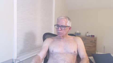 Snapshot of fitman999 chatting on February 12, 2025, 4:54 am Jon online show from February 12, 2025, 4:54 am