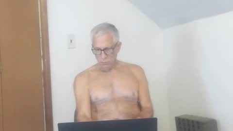 Snapshot of fitman999 chatting on November 6, 2025, 9:26 pm Jon online show from November 6, 2025, 9:26 pm