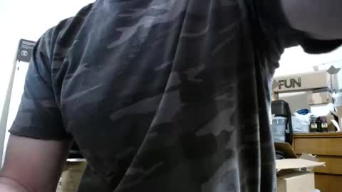 Snapshot of fitshow75 chatting on January 12, 2026, 2:28 am Links in Bio below online show from January 12, 2026, 2:28 am