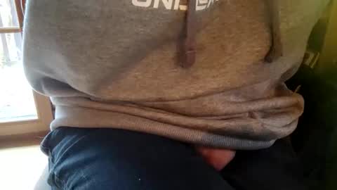 Snapshot of fiveforwilly1 chatting on January 9, 2026, 8:17 am Markus online show from January 9, 2026, 8:17 am