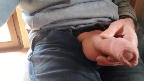 Snapshot of fiveforwilly1 chatting on February 5, 2026, 9:03 am Markus online show from February 5, 2026, 9:03 am