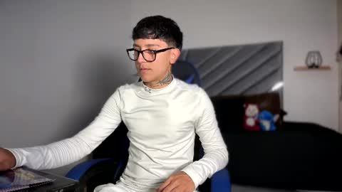 fj_araujo online show from June 19, 2026, 11:30 pm
