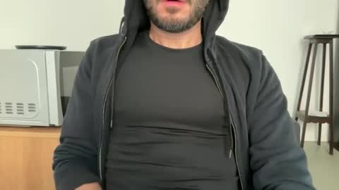 Snapshot of fla85 chatting on October 19, 2025, 11:33 am Fla is short for Flavio online show from October 19, 2025, 11:33 am