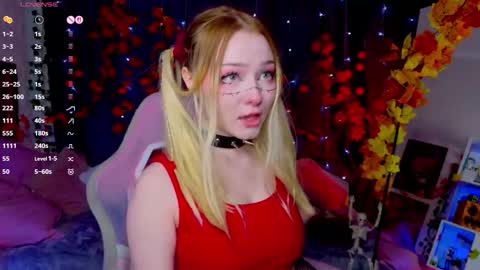 Sophie online show from October 19, 2025, 4:02 am