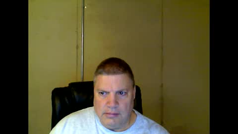 Snapshot of fletch32 chatting on February 16, 2025, 10:43 pm jd online show from February 16, 2025, 10:43 pm