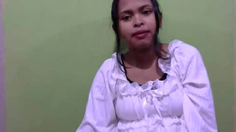 Snapshot of fleurtess_xx chatting on April 9, 2026, 3:50 am Claire online show from April 9, 2026, 3:50 am