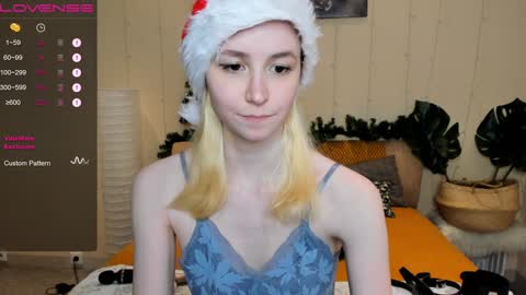 FlexiMona online show from December 13, 2024, 12:39 pm